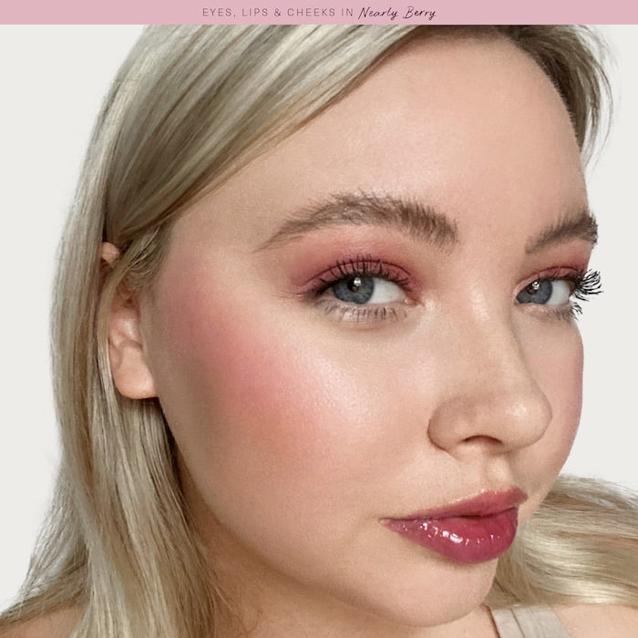 Rare Beauty Stay Vulnerable Melting Blush in Nearly Berry 5g