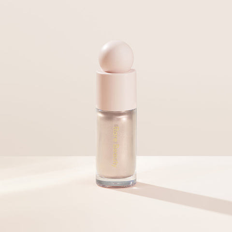 Rare Beauty Positive Light Liquid Luminizer Highlight 15 mL in Enlighten